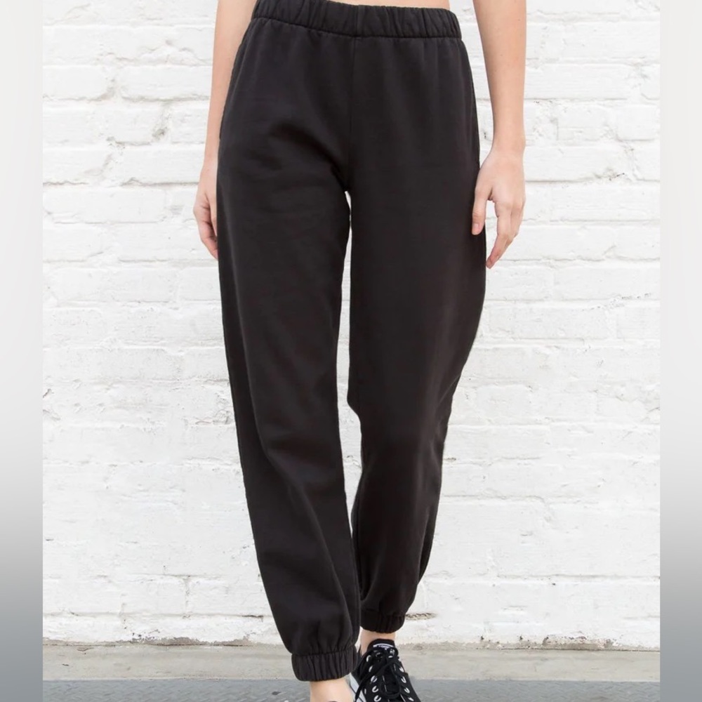 Brandy Melville rosa sweatpants NWOT